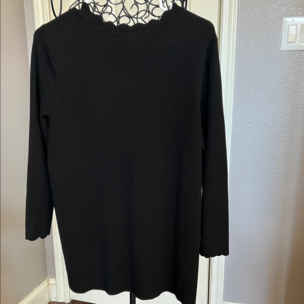 41 Hawthorn Black mid length Sleeve Top with scallop trim at neck and sleeves - Picture 3 of 3